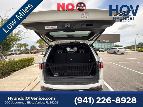 Used 2025 Toyota Sequoia Platinum AWD/4WD image 18