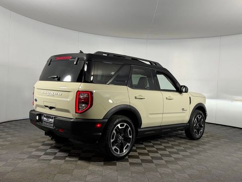 Used 2024 Ford Bronco Sport Outer Banks w/ Tech Package image 8