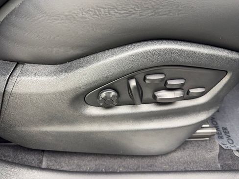 Used 2024 Porsche Cayenne Coupe image 48