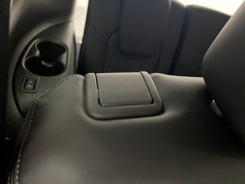 Used 2024 Nissan Armada Platinum w/ Captain's Chairs Package image 21