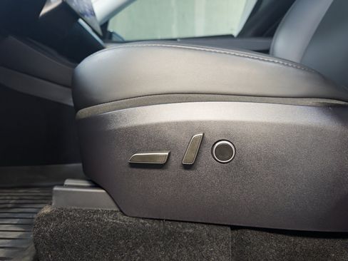 Used 2024 Tesla Model Y Performance AWD/4WD image 6