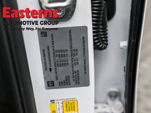 Used 2024 GMC Yukon XL SLT image 38