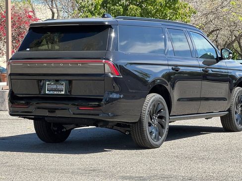 New 2026 Lincoln Navigator L Reserve image 5