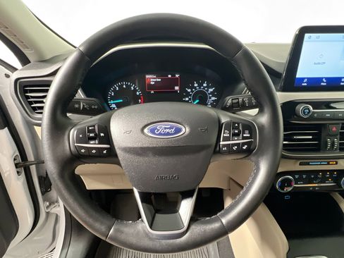 Used 2022 Ford Escape SE w/ SE Sport Appearance Package FWD image 17
