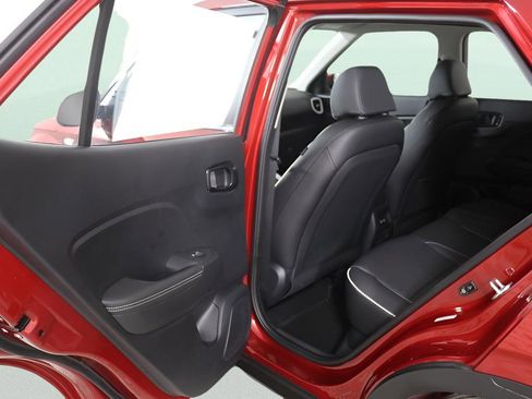 New 2025 Hyundai Venue Limited FWD image 32