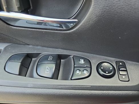 Used 2024 Nissan Kicks SV FWD image 28
