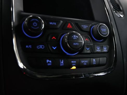 Used 2020 Dodge Durango R/T w/ Technology Group AWD/4WD image 30