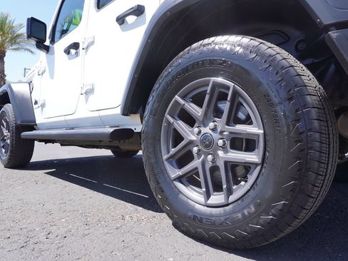 Used 2024 Jeep Wrangler Unlimited Sport AWD/4WD image 8