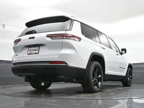 New 2025 Jeep Grand Cherokee L Altitude image 39