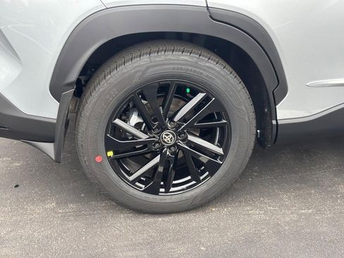 New 2026 Toyota Corolla Cross XSE image 4