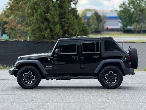 Used 2015 Jeep Wrangler Unlimited Sport w/ Quick Order Package 24S AWD/4WD image 8
