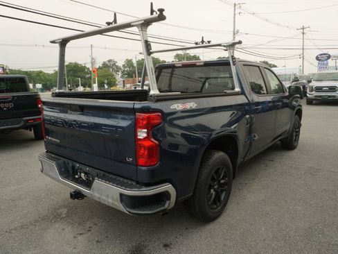 Used 2022 Chevrolet Silverado 1500 LT AWD/4WD image 6