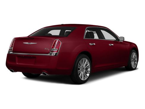 Used 2014 Chrysler 300 C image 4