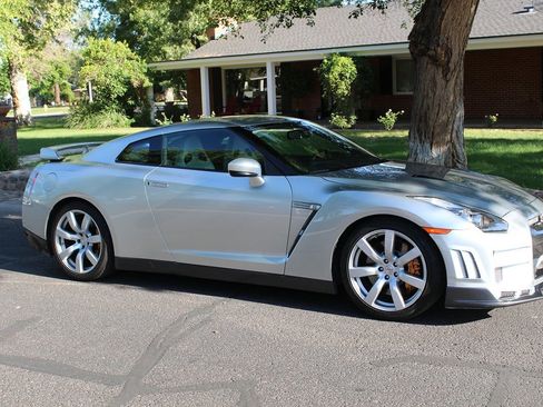 Used 2009 Nissan GT-R Premium AWD/4WD image 45