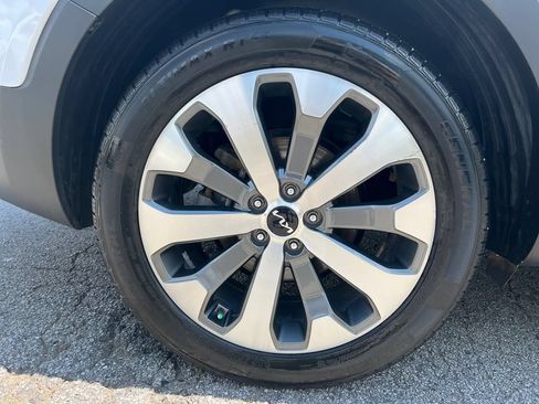 Used 2022 Kia Telluride EX w/ EX Premium Package FWD image 18