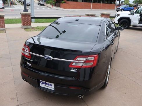 Used 2018 Ford Taurus SEL AWD/4WD image 6