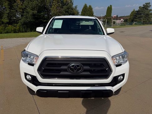 Certified 2022 Toyota Tacoma SR5 w/ SR5 Appearance Package (SM) AWD/4WD image 8