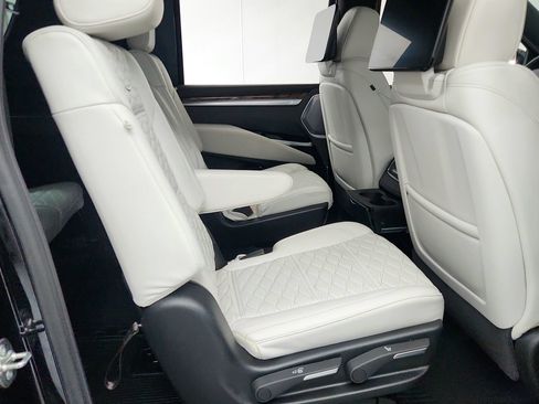 Certified 2026 Cadillac Escalade ESV Platinum Luxury w/ LPO, Floor Liner Package AWD/4WD image 27