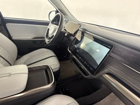 Used 2023 Rivian R1S Adventure AWD/4WD image 40