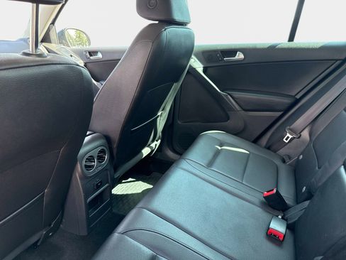 Used 2012 Volkswagen Tiguan LE FWD image 14