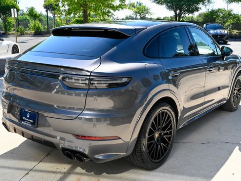 Used 2023 Porsche Cayenne GTS AWD/4WD image 5