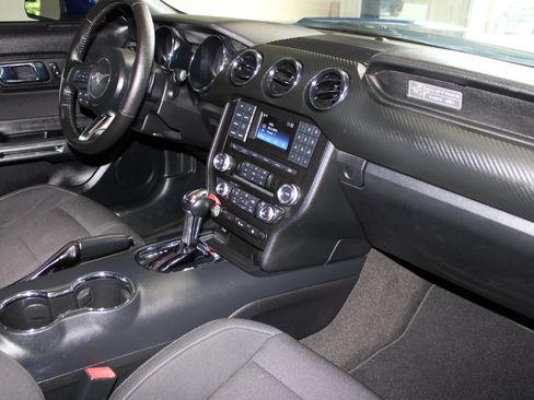 Used 2015 Ford Mustang Coupe w/ Equipment Group 051A RWD image 26