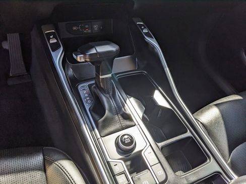 Certified 2025 Kia Sorento S image 28