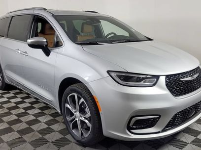 New 2026 Chrysler Pacifica Pinnacle