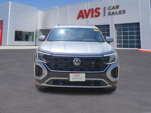 Used 2025 Volkswagen Atlas Cross Sport SE FWD image 10