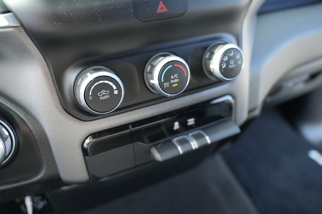 Used 2022 RAM 1500 Big Horn AWD/4WD image 34