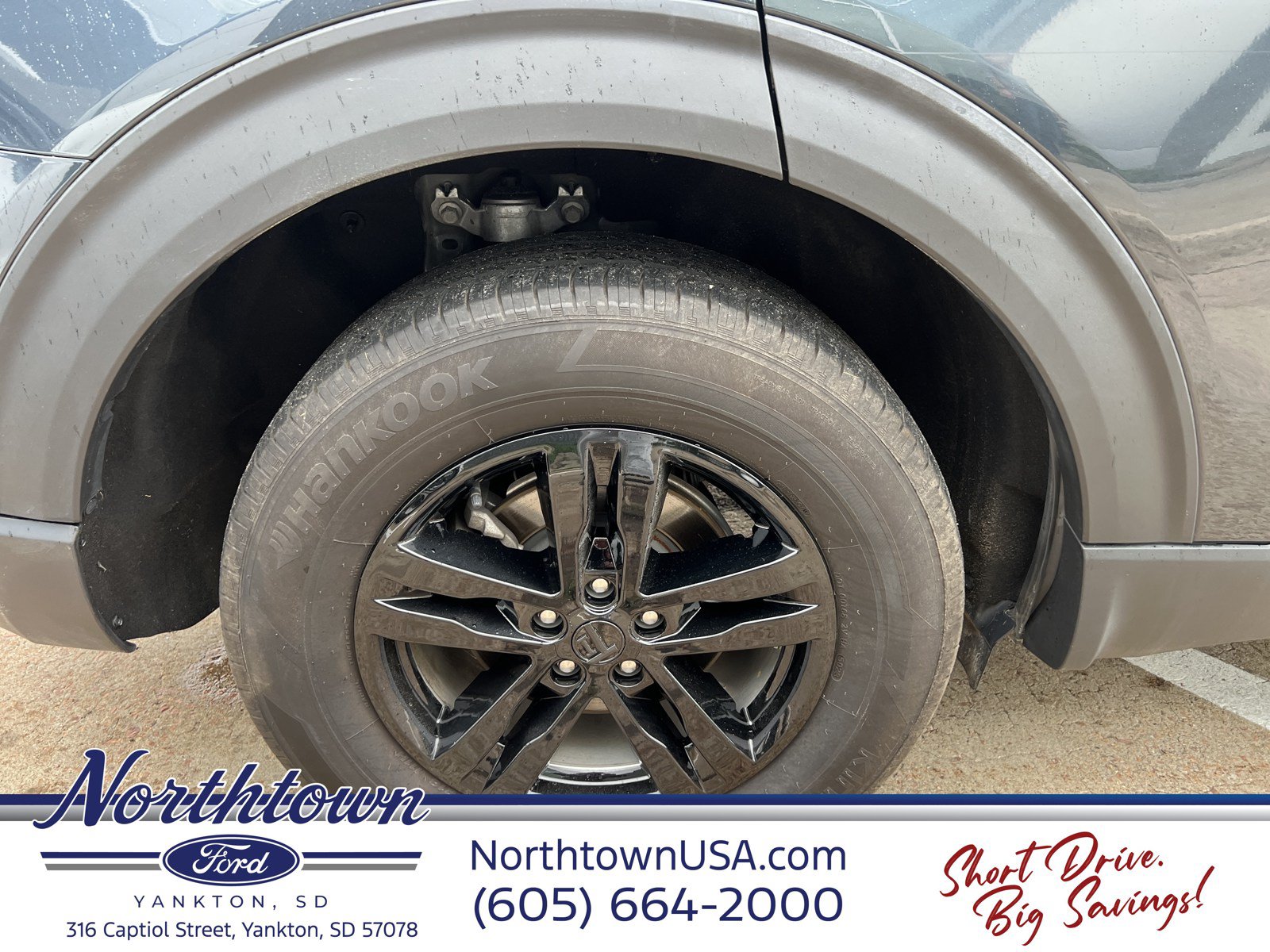 Used 2024 Ford Explorer XLT w/ Equipment Group 202A AWD/4WD image 11