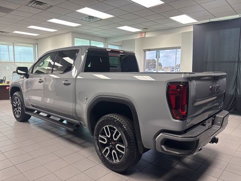 Used 2024 GMC Sierra 1500 AT4 w/ AT4 Preferred Package image 5