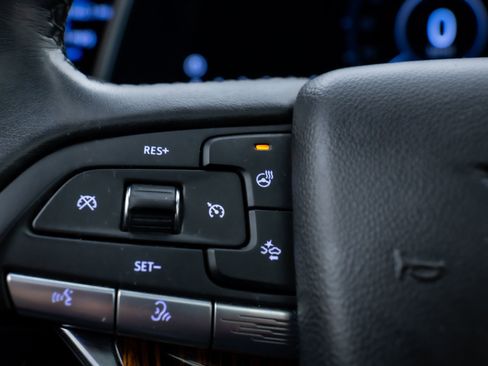 Used 2021 Cadillac Escalade Premium Luxury w/ LPO, Radiant Package image 30