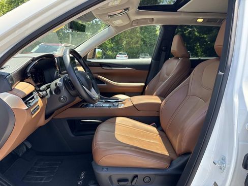 Used 2023 INFINITI QX60 Sensory w/ Vision Package AWD/4WD image 16