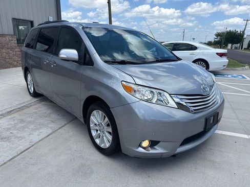 Used 2013 Toyota Sienna Limited w/ Premium Pkg AWD/4WD image 6