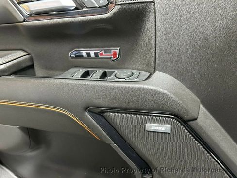 Used 2022 GMC Sierra 1500 AT4 w/ AT4 Preferred Package AWD/4WD image 17