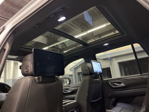 Used 2021 Chevrolet Tahoe RST w/ Luxury Package image 37