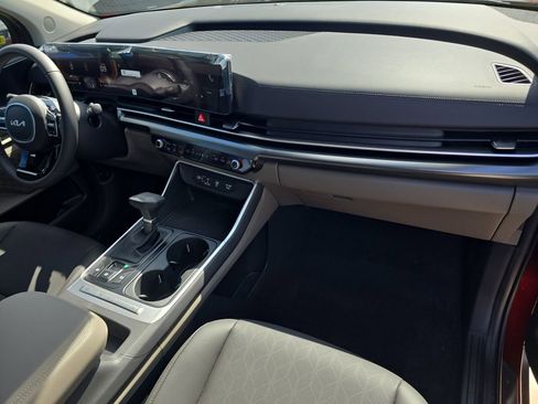 New 2026 Kia Carnival FWD image 11
