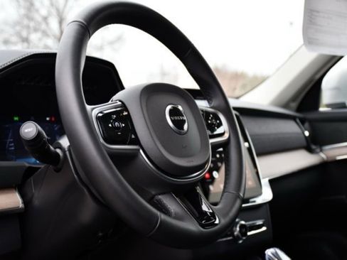 Certified 2025 Volvo XC90 B6 Plus image 11