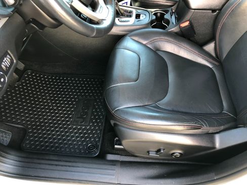 Used 2016 Jeep Cherokee Trailhawk w/ Leather Interior Group image 11