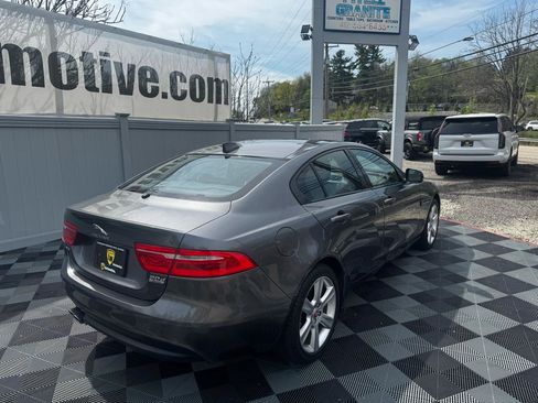 Used 2018 Jaguar XE Prestige image 5