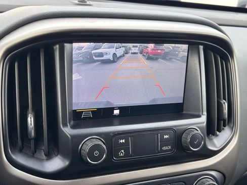 Used 2022 Chevrolet Colorado Z71 AWD/4WD image 19