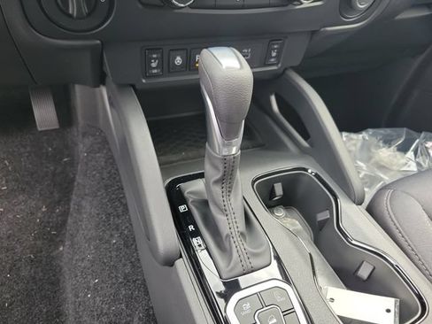 New 2026 Nissan Frontier SV w/ All-Weather Content Package AWD/4WD image 29