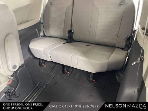 Used 2023 Toyota Sienna LE image 42