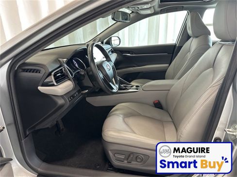 Used 2021 Toyota Camry XLE w/ Navigation Upgrade Package image 4