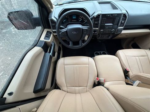 Used 2015 Ford F150 XLT image 19