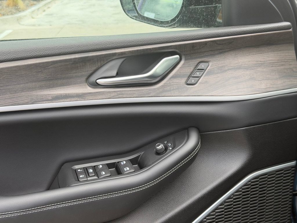 New 2026 Jeep Grand Cherokee Limited RWD image 13