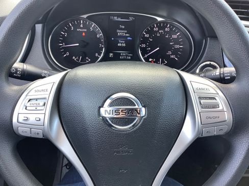 Used 2015 Nissan Rogue SV image 17