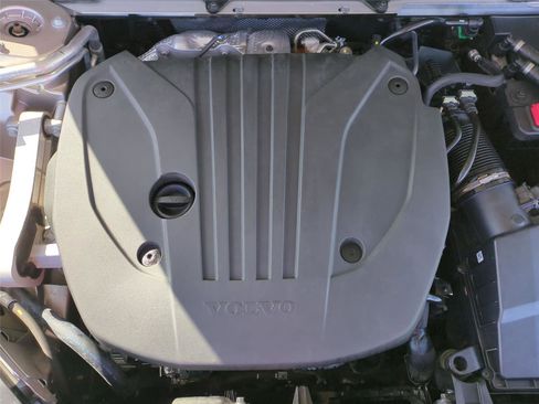 New 2026 Volvo XC60 B5 Plus w/ Climate Package image 24