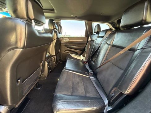 Used 2021 Jeep Grand Cherokee Laredo X image 9